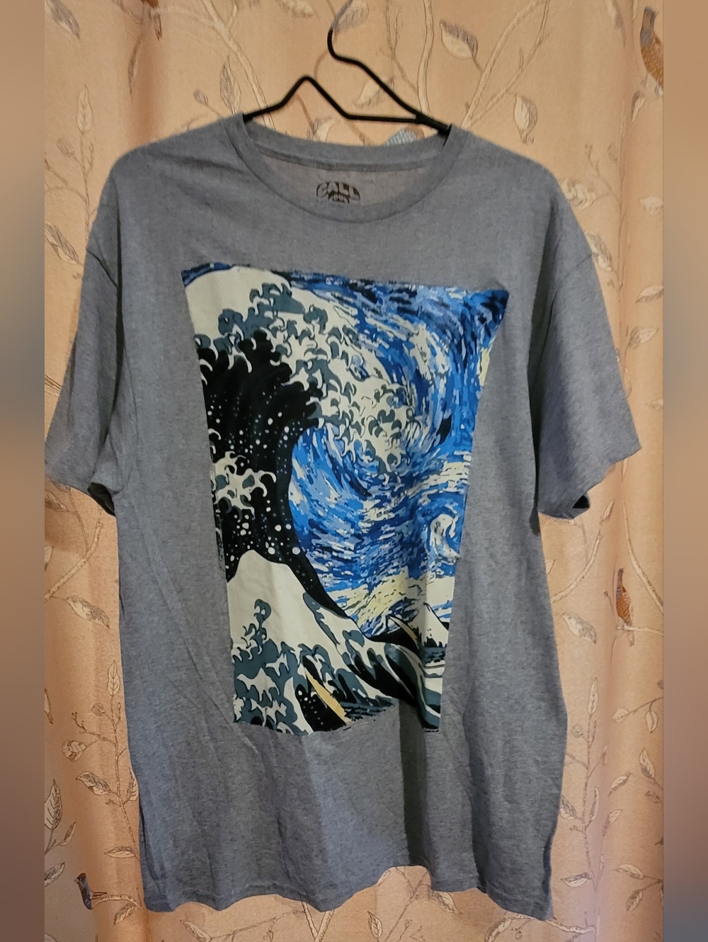Men's Gray Graphic T-Shirt with Blue Wave Print